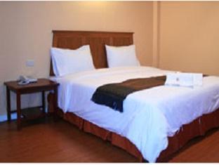 Sri Chumphon Hotel Екстер'єр фото