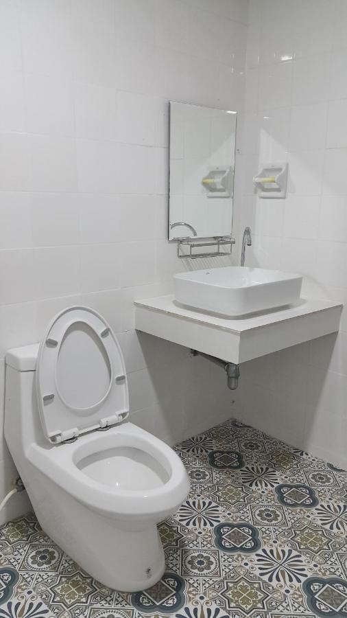 Sri Chumphon Hotel Екстер'єр фото